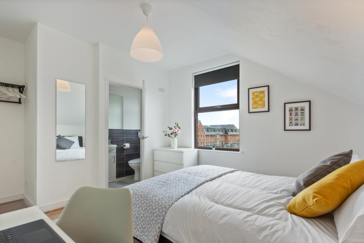 River Apartment